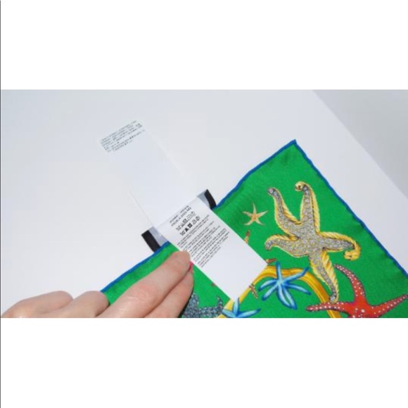 VERSACE TRESOR DE LA MER PRINT SILK SCARF SIZE OS - Picture 2 of 12